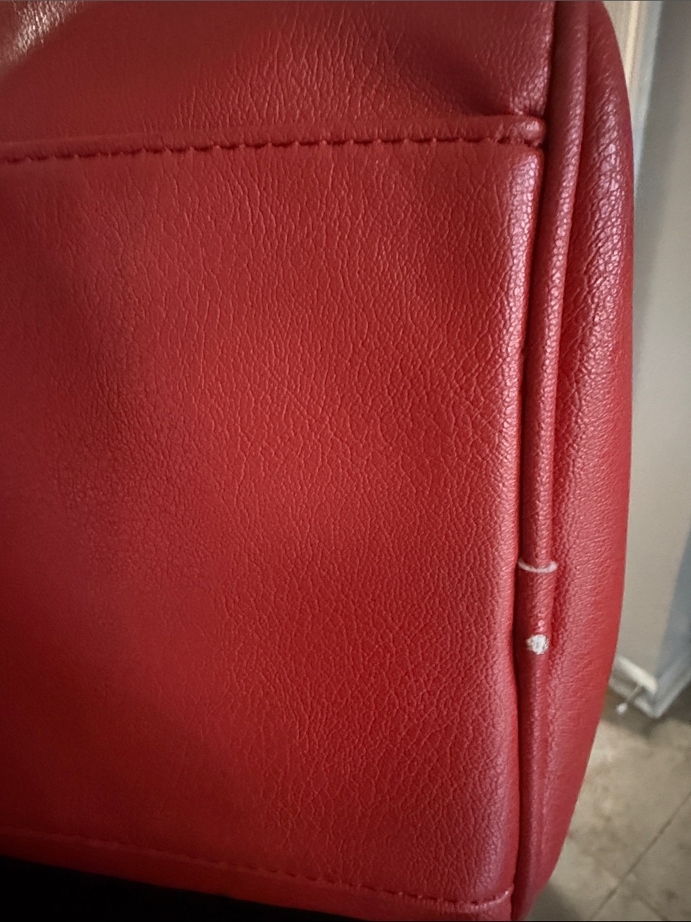 CAPRESE Stylish Red Handbag with Eyelet Design - Picture 16 of 16